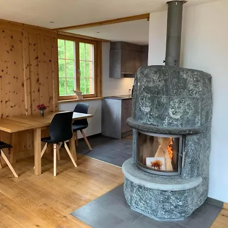Hébergement de vacances Neuwertiges 2 Zi Ferienchalet 55m2 Monstein