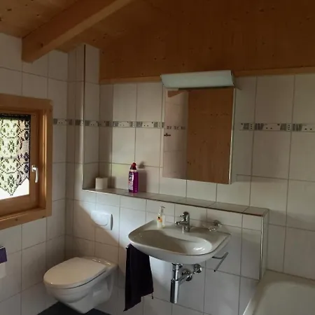 Neuwertiges 2 Zi Ferienchalet 55m2 בית נופש Monstein